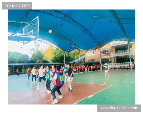 篮球点燃青春激情展现团队合作精神与永不言败的运动魅力