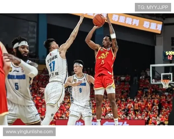 广东对阵广厦精彩赛事现场直播全程回顾与分析